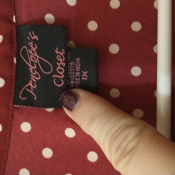 Dark red polka dot blouse with roll sleeve and pleating, 1x - Picture 2 of 4